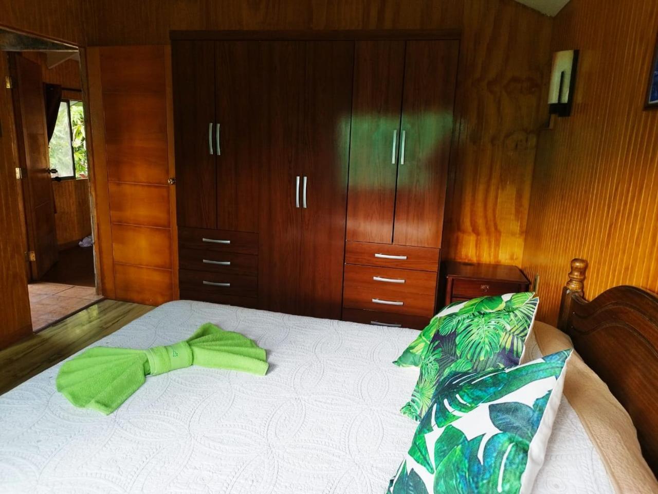 Hostal Avareipua Ханга-Роа Экстерьер фото